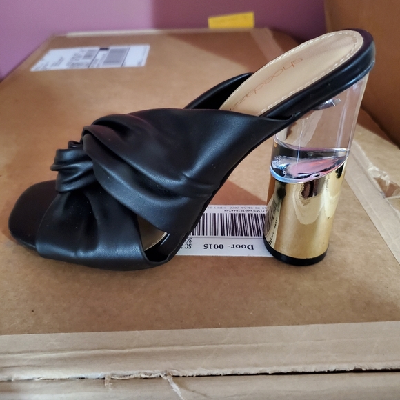 Shoe Dazzle Shoes - NWOT Black Twisted Leather Tops with Silver/Gold Heels. Size 5.5